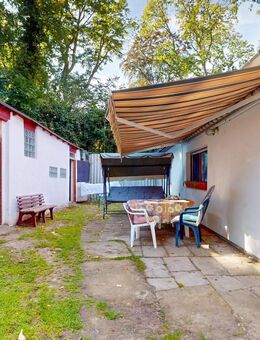 Idyllischer Bungalow am Park: Ruheoase im Grünen - Friesack
