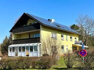 Renditestarkes Mehrfamilienhaus mit PV-Anlage + 3 Garagen - komplett vermietet! Optional mit weiterem Grundstück! - Hummeltal