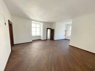 Traumhafte große 3-Zimmer-Wohnung in historischem Gebäude - Denkmalschutz in Vilshofen - Vilshofen (Donau)