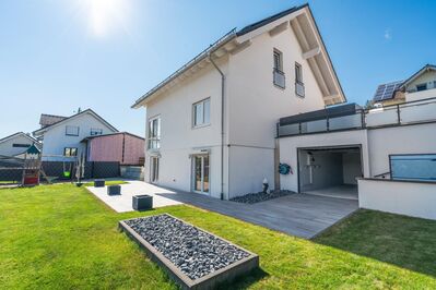 Wohnen mit Weitblick - Großzügiges EFH mit großem Garten, Terrasse und 3 Stellplätzen in Stühlingen