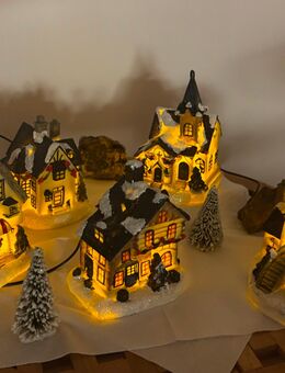 romantisches Weihnachtsdorf mit Beleuchtung - Meckenheim