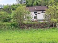 Herrliche Lage ... gepflegtes Mehrfamilienhaus in Tettau! - Tettau (Bayern)
