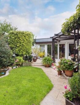 Schicker Bungalow mit Sauna - verkauft mit Nießbrauch - Erlangen
