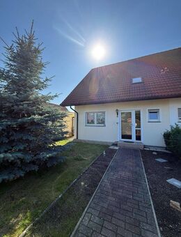 Idyllisch wohnen in Borna – Doppelhaushälfte mit Gartenparadies - Borna