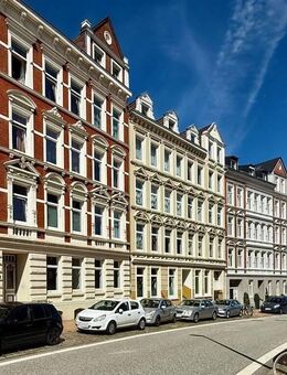Gepflegtes Mehrfamilienhaus mit 5 großzügigen Wohnungen und Garten // Kiel-Zentrum - Kiel