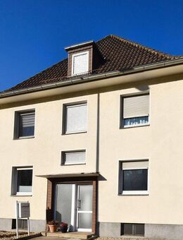 RESERVIERT! Mehrfamilienhaus mit vier Garagen und einem Carport auf Erbpachtgrundstück! - Osnabrück