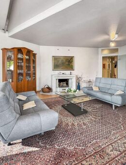 Exklusive 5-Zimmer-Etagenwohnung mit großzügiger Terrasse und Glasfronten in Delmenhorst - Delmenhorst