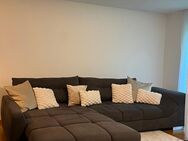 Couch / Sofa in grau - München Moosach
