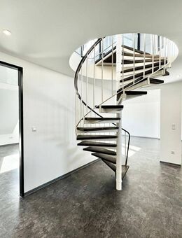 Besondere Maisonette mit Balkon und Tiefgarage - Nürnberg