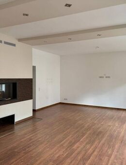 5-Raum-Juwel mit zwei Balkonen, zwei Bädern und Kamin in Leipzig-Volkmarsdorf - Leipzig