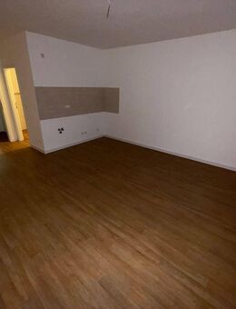 **Besichtigung: Mi., 17.09.2025 um 19:40 Uhr** Singlewohnung im idyllische Denkmal! - Eberswalde