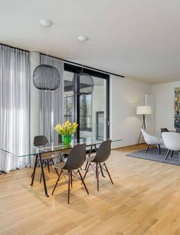 Hochwertige, stylish möblierte 2,5-Zimmer-Wohnung mit Süd-Ost-Balkon - München