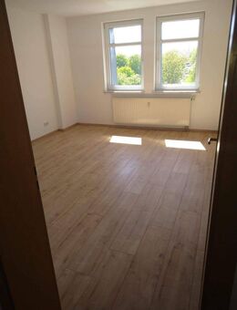 ++ Helle, schöne 3 Zimmer Wohnung mit Einbauküche ++ - Plauen