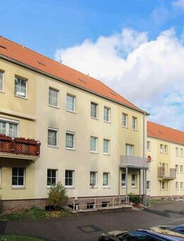 *Bezugsfrei!* Renovierte 3-Zimmer Wohnung mit Stellplatz - Döbeln