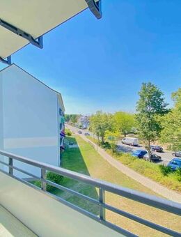Praktisch geschnittene 3-Zi.-Wohnung mit Balkon! - Leverkusen