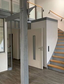 Charmante DG-Wohnung mit Empore im historischen Gebäude - Bad Bramstedt