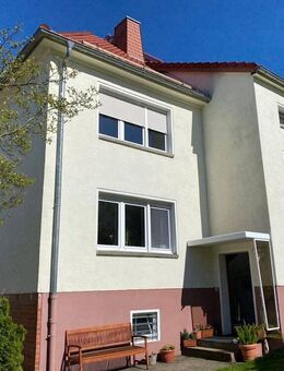 Ruhige exponierte Wohnlage von Freiberg – Doppelhaushälfte mit 3 freien Wohnungen (Mehrgenerationenhaus) - Freiberg