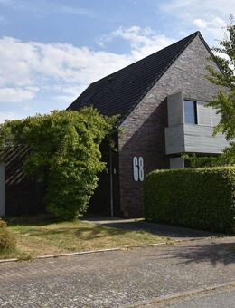 Exklusives Einfamilienhaus mit Fahrstuhl, Sauna und traumhaftem Wohnambiente in ruhiger Lage - Leezen (Mecklenburg-Vorpommern)