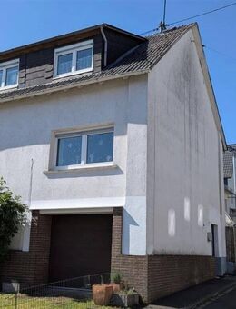 Langenhahn, Einfamilienhaus DHH, kleiner Garten! Guter Zustand - Langenhahn