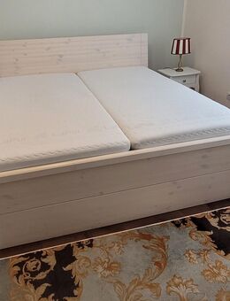 Doppelbett mit Lattenrosten und Matrazen - Bremen