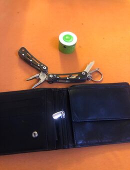 Reise Werkzeug Geld Tasche und Mp 3 Player zu verschenken Versand mit Sendung Nummerv - Berlin