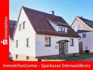 Einfamilienhaus mit kleinem Vorgarten, Terrasse und Garage - Michelstadt