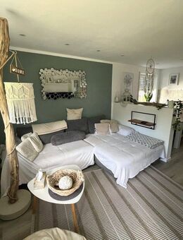 Moderne 3-Zimmer-Wohnung mit Balkon, Gartenanteil und Garage in Geisenhausen - Geisenhausen