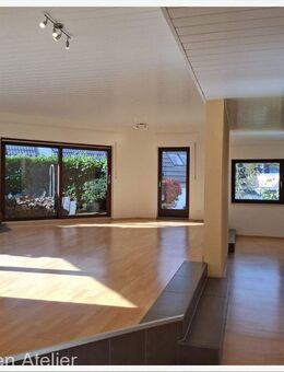 **Radevormwald** Viel Raum für Familie & Natur - stilvoller Bungalow mit Einliegerwohnung und großem Garten am Waldrand - Radevormwald (Stadt auf der Höhe)