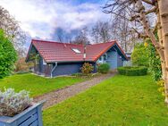 Strandnahes Ferienidyll an der Flensburger Förde: Skandinavisches Holzhaus auf großem Grundstück! - Glücksburg (Ostsee)