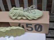 YEEZY 450 MADE by ADIDAS Größe 43 1/3 - Woltersdorf (Brandenburg)