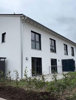 Reihenmittelhaus mit Untergeschoss in Nürnberg - Weihnachten im Neubau! - Nürnberg