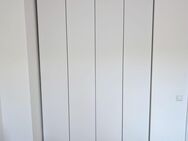 Schrankplaner | Kleiderschrank in mattem Weiß und Push-to-Open Türen (142x250x64cm) - München