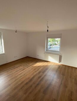 2-Familienhaus + Dachboden 90 m², Doppelgarage, frei oder vermietet, in guter Lage nahe Innenstadt, 91052 Erlangen - Erlangen