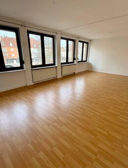 Helle und renovierte 3ZKB-Wohnung mit Balkon im Zentrum von Zweibrücken - Zweibrücken