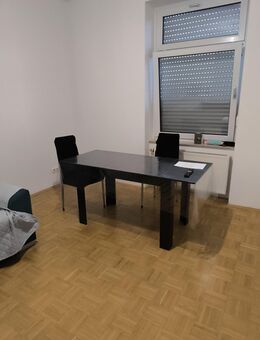 Zu verkaufen sehr wenig gebrauchte Möbel, alles nachweisbar mit Rechnung, kontaktieren Sie mich - Frankfurt (Main)
