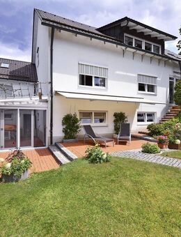 Wohnen mit Weitblick - großzügiges Anwesen mit Charakter und bis zu drei möglichen Wohneinheiten - Landshut