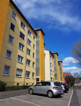 135 m² - 5 Zimmer- 12 Meter Balkon - Wohnung im 4. OG mit Aufzug - Nürnberg
