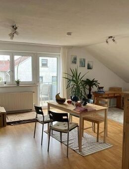 Lichtdurchflutete 3-Zimmer-Dachgeschosswohnung mit Süd-Balkon - Nersingen