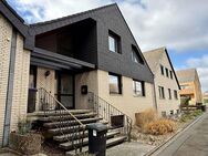 Bad Nenndorf: Super gepflegtes Einfamillien-Stadthaus mit PV-Anlage, Vollkeller und Garage - Bad Nenndorf