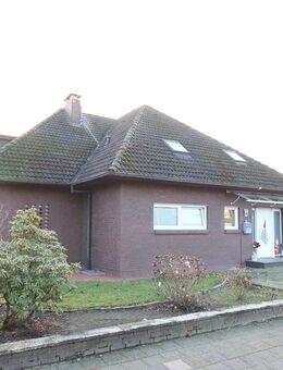 Modernisiertes, familiengerechtes Wohnhaus mit 2 Wohneinheiten, Keller und Doppelgarage - Cloppenburg