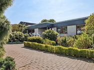 Großzügiger Bungalow am Feldrand mit über 200?m² Wohnfläche, Kamin, Garten und wertiger Ausstattung - Dorsten