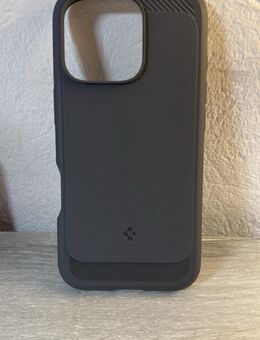 Spigen Rugged Armor MagFit Hülle für iPhone 16 Pro Gebraucht Top Zustand - Aachen