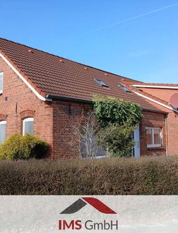 Provisionsfrei! Zweifamilienhaus auf großzügigem Grundstück in Leer-Loga zu verkaufen - Leer (Ostfriesland)