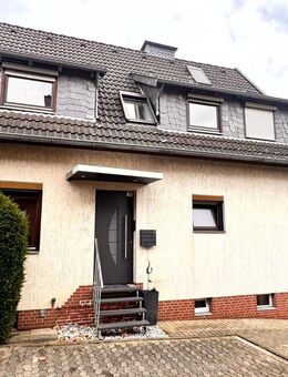 Alt-Itzum: Unterkellertes Einfamilienhaus (DHH) mit unverbaubarem Blick! - Hildesheim