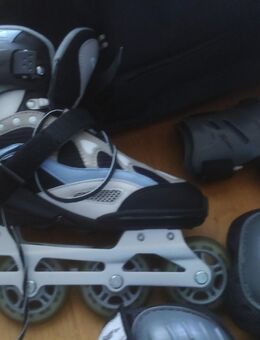 RollerSkates mit einigem Zubehör neuwertig - Troisdorf