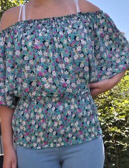 Lockeres Sommer Shirt schulterfrei Fledermausärmel Blumenmuster M/L - Lahr (Schwarzwald)