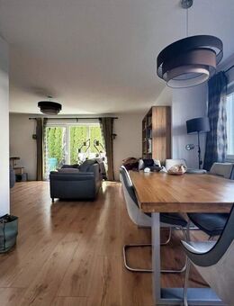 4-Zimmer-Erdgeschosswohnung über zwei Ebenen mit großer Westterrasse!!! - Ergolding