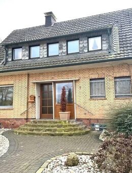 Freistehendes Einfamilienhaus mit Einliegerwohnung und Garage in Geldern-Hartefeld - Geldern