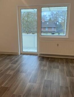 NETTE NACHMIETER GESUCHT - Balkon und Tageslichtbad im 1. Obergeschoss - Seesen