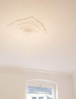 Renovierte 2-Zimmer-Wohnung im 2.OG mit Süd-Balkon & Tageslichtbad - sofort bezugsfrei! - Schwerin